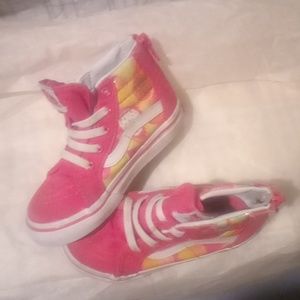 Toddler 7 Vans off the wall